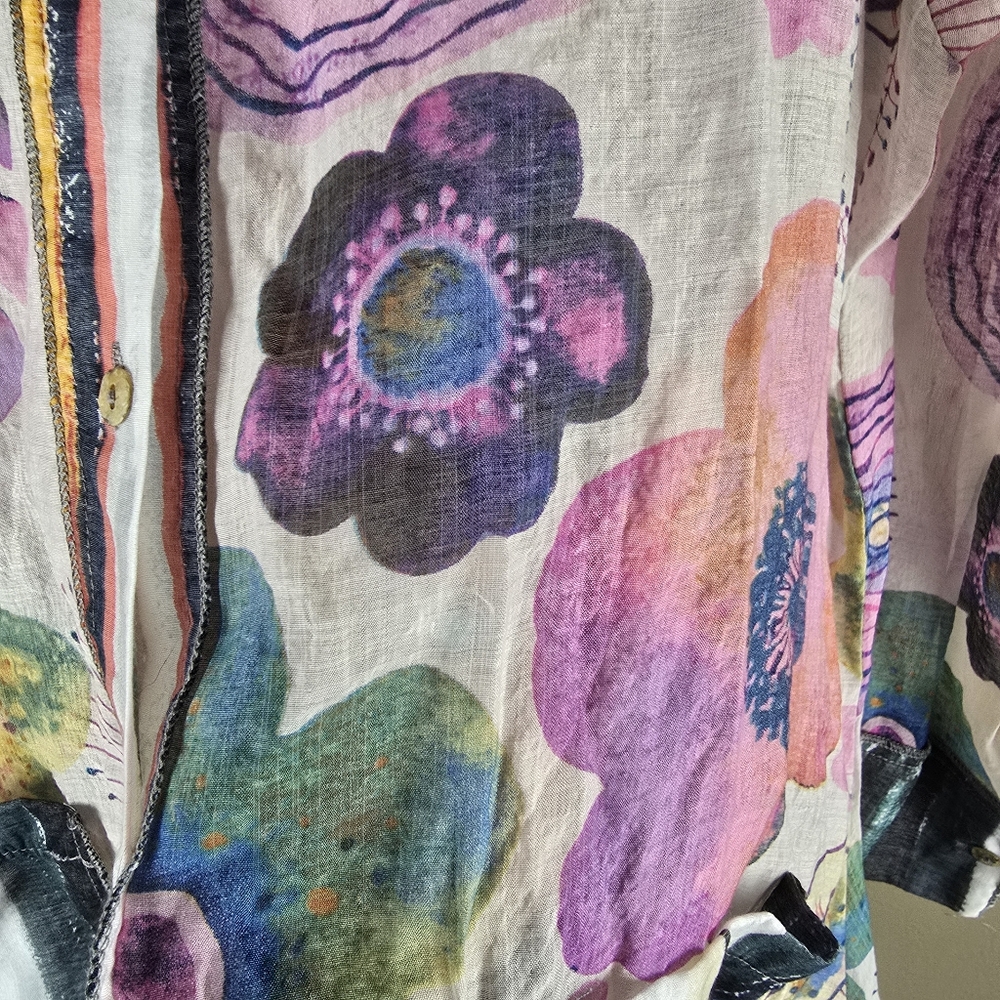 Colorful Floral Women's Blouse - Picture 10 of 15